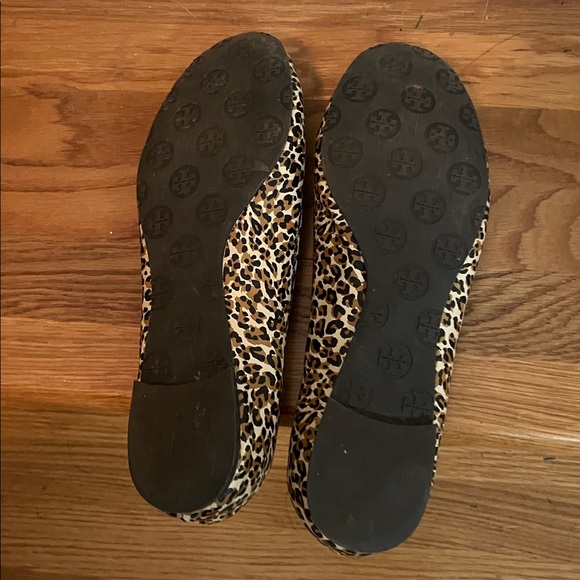Tory Burch Animal Print Flats with Gold Accents - Picture 4 of 4